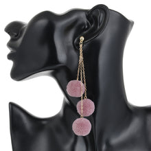 Load image into Gallery viewer, Chained And Feathered Earrings