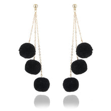 Load image into Gallery viewer, Chained And Feathered Earrings
