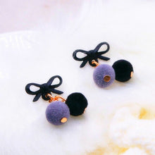 Load image into Gallery viewer, Chained And Feathered Earrings