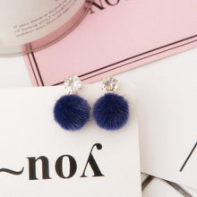 Load image into Gallery viewer, Chained And Feathered Earrings