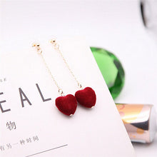 Load image into Gallery viewer, Chained And Feathered Earrings