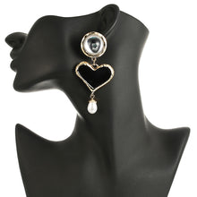 Load image into Gallery viewer, Heart Pattern Earrings