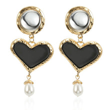 Load image into Gallery viewer, Heart Pattern Earrings