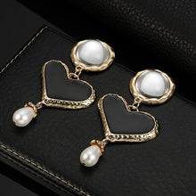 Load image into Gallery viewer, Patterned Earrings